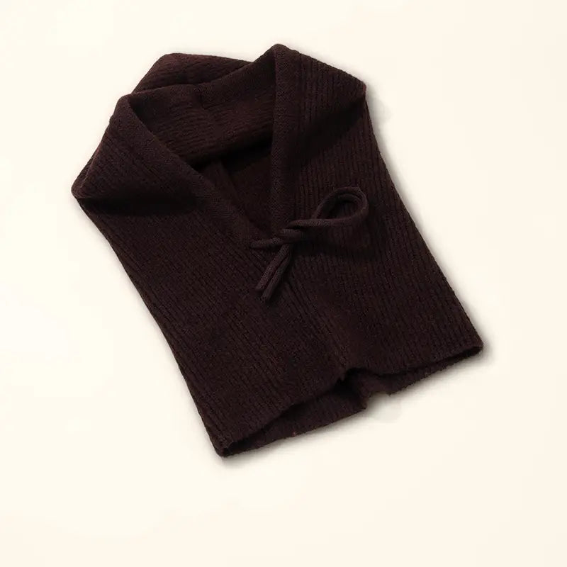 Cagoule noir en laine à nouer